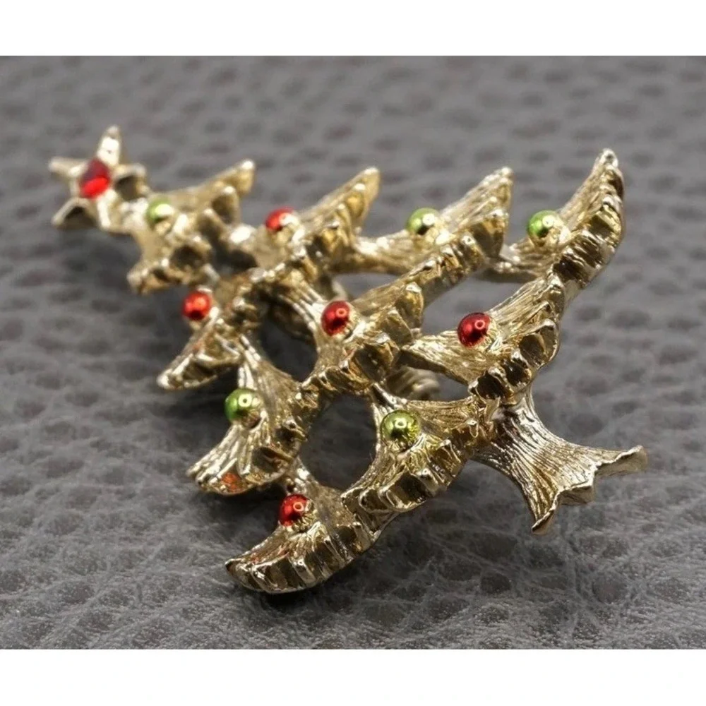 Christmas Tree Brooch Red Green Rhinestone Gold Tone